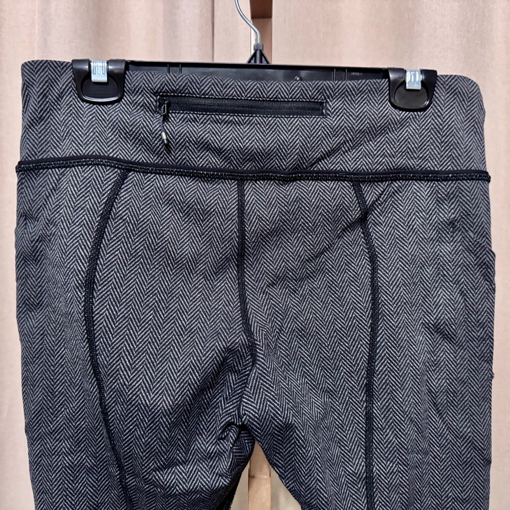 Lululemon Gray Herringbone Patterned Leggings - S… - image 3